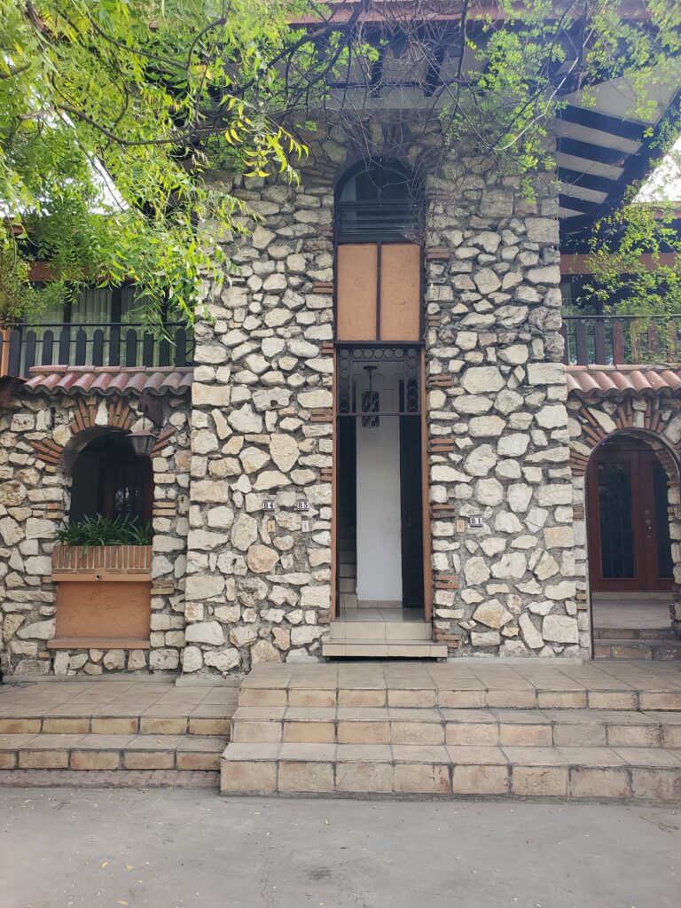 Grande Villa Coloniale — Kenscoff