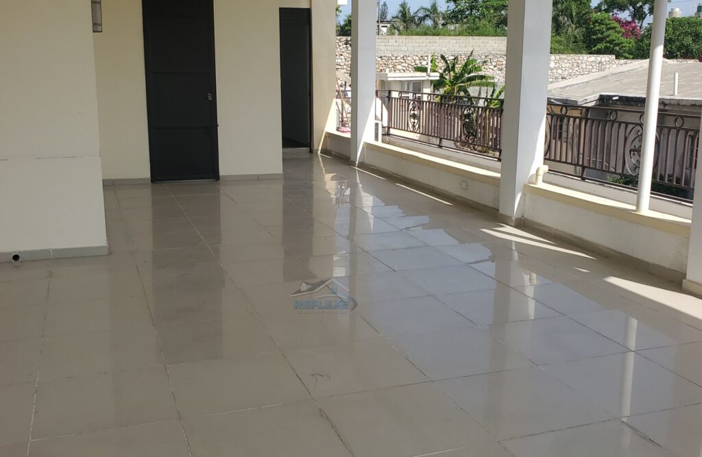 Apartamento amueblado en alquiler, en Peguy-Ville, Pétion Ville - photo 3